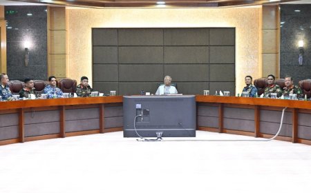 নির্বাচনে সশস্ত্র বাহিনীকে সর্বোচ্চ সতর্কতার নির্দেশ প্রধান উপদেষ্টার