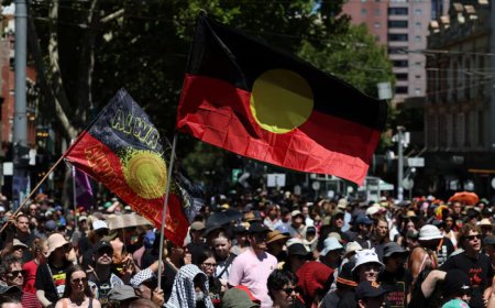অস্ট্রেলিয়াজুড়ে আদিবাসী অধিকারের পক্ষে-বিপক্ষে পাল্টাপাল্টি বিক্ষোভ