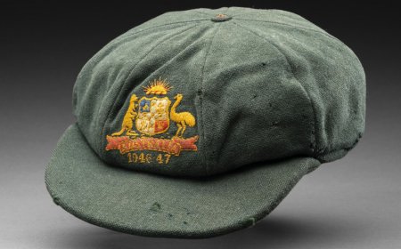 ব্র্যাডম্যানের ব্যাগি গ্রিন ৪ লাখ ৬০ হাজার অস্ট্রেলিয়ান ডলারে বিক্রি 