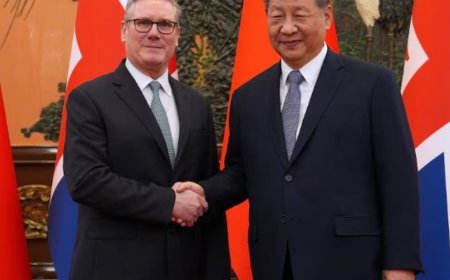 চীন ও যুক্তরাজ্য সম্পর্ক পুনর্গঠনের ইঙ্গিত স্টারমার-শি বৈঠকে