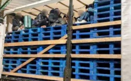 লন্ডন থেকে লরিতে ফ্রান্সে পাচার: ২৩ বাংলাদেশি উদ্ধার