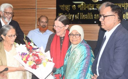 স্বাস্থ্যসেবা খাতে এনজিওদের কার্যক্রম বাড়ানোর আহ্বান উপদেষ্টার 