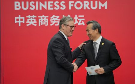 চীনের সঙ্গে ঘনিষ্ঠতায় যুক্তরাজ্যকে সতর্ক করলেন ট্রাম্প