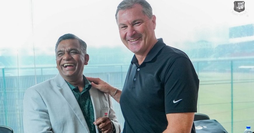 ‘দেশেই আছি, আমার ব্যক্তি জীবন নিয়ে মানুষের এত আগ্রহ কেন?’