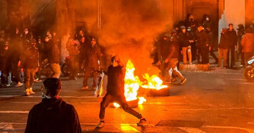 হাসপাতালে লাশের স্তূপ, ছাদে স্নাইপার: ইরানে ভয়াবহ দমনপীড়নের চিত্র