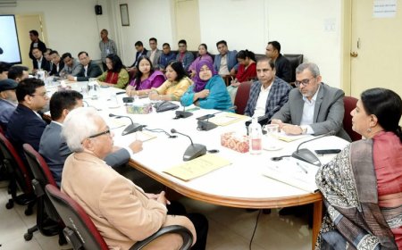 বিটিভিকে ১৮ কোটি মানুষের চ্যানেল হয়ে উঠতে হবে: তথ্য উপদেষ্টা