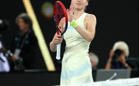 সাবালেঙ্কাকে হারিয়ে প্রথমবার অস্ট্রেলিয়ান ওপেন জিতলেন রিবাকিনা