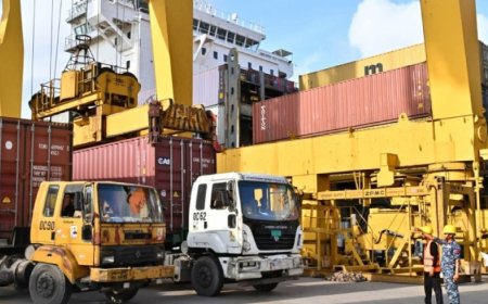 চট্টগ্রাম বন্দরে দ্বিতীয় দিনের মতো চলছে কর্মবিরতি