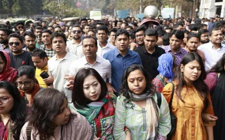 জামায়াত আমিরের পোস্টের প্রতিবাদে ঢাবিতে ছাত্রদলের মিছিল