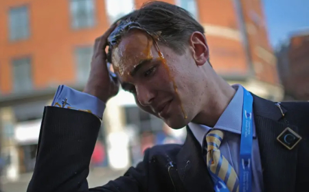 সহিংসতা নয়, অপমানের কৌশল: কেন প্রতিবাদে ছোড়া হয় ডিম?