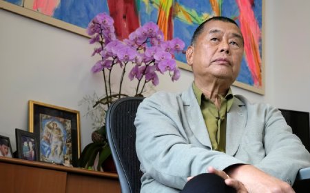 হংকংয়ে গণতন্ত্রপন্থী মিডিয়া উদ্যোক্তা জিমি লাইয়ের ২০ বছরের কারাদণ্ড