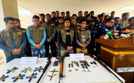 পাবনায় স্বয়ংক্রিয় অস্ত্র ও বিপুল গুলিসহ  গ্রেপ্তার  তিন