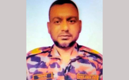 বগুড়ায় অন্যকে বাঁচাতে গিয়ে প্রাণ গেল ফায়ার ফাইটারের
