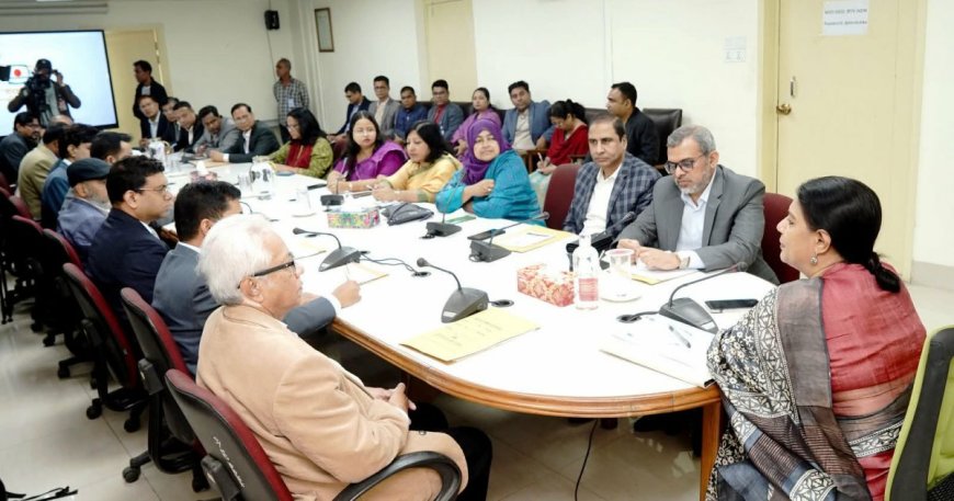 বিটিভিকে ১৮ কোটি মানুষের চ্যানেল হয়ে উঠতে হবে: তথ্য উপদেষ্টা