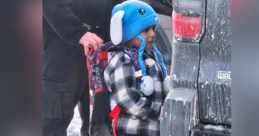 আইসিই হেফাজত থেকে বাবা-ছেলের মুক্তির নির্দেশ