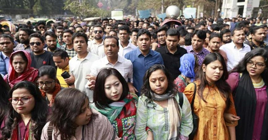 জামায়াত আমিরের পোস্টের প্রতিবাদে ঢাবিতে ছাত্রদলের মিছিল