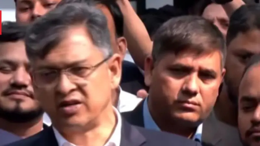 সংবিধান সংস্কার পরিষদের শপথ পাঠ কে করাবেন সেটি এখনো নির্ধারিত নয়: সালাহউদ্দিন আহমদ