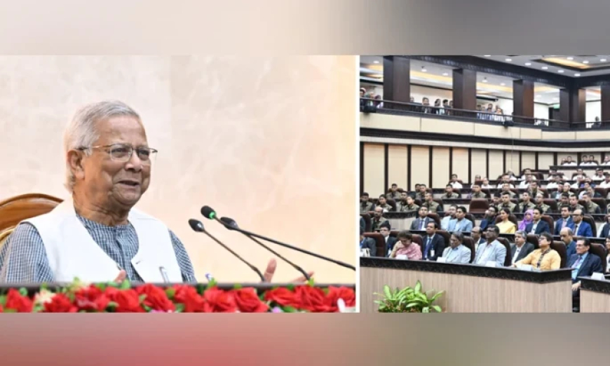 কমকর্তা ও কর্মচারীদের কাছ থেকে বিদায় নিয়েছেন প্রধান উপদেষ্টা