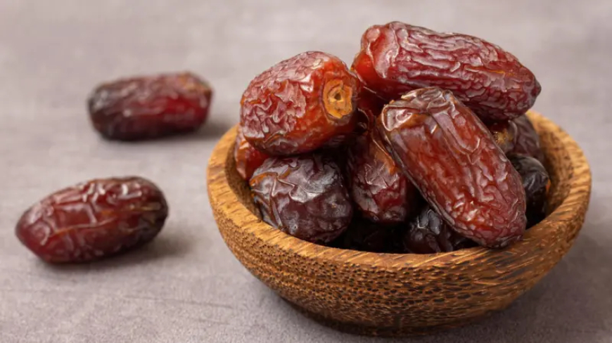 রমজানে রোজা ভাঙার জন্য খেজুর