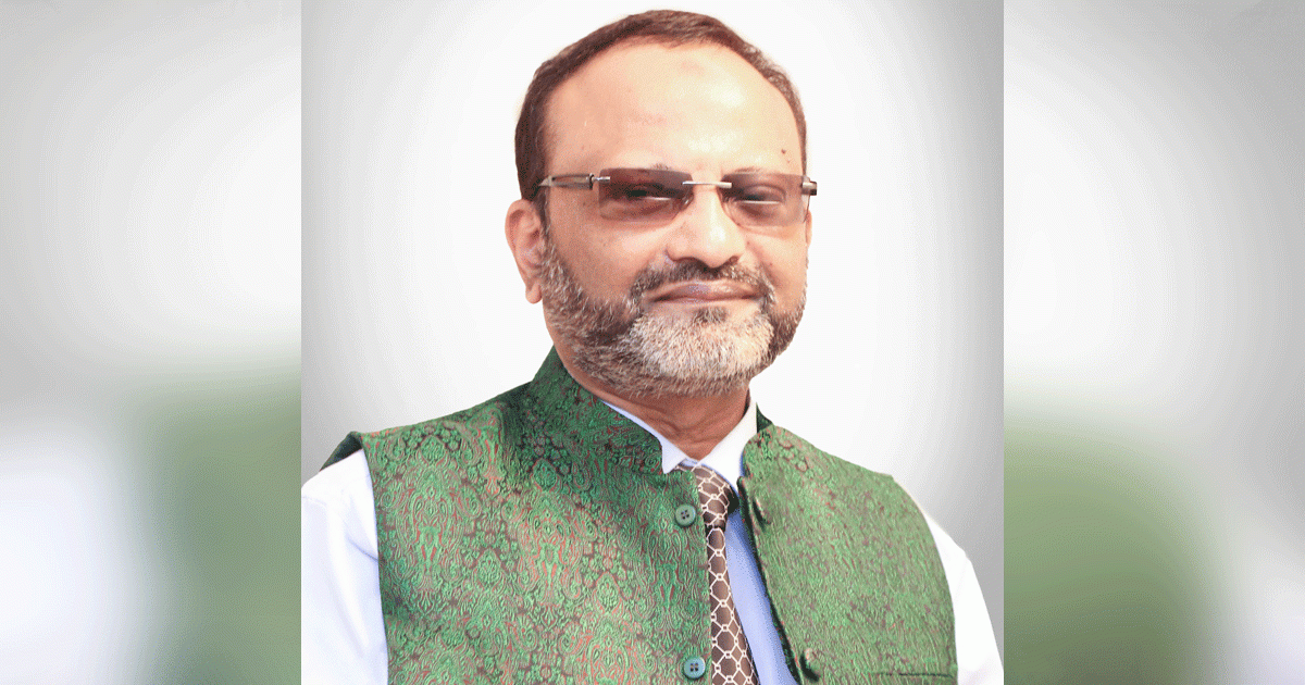 দায়িত্ব থেকে সরে দাঁড়ানোর ইচ্ছা প্রকাশঃ ঢাবির উপাচার্য নিয়াজ আহমেদ খান