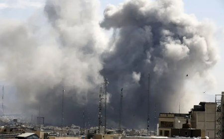 ইরান–যুক্তরাষ্ট্র–ইসরায়েল সংঘাতের বিস্ফোরণ:পাল্টাপাল্টি হামলা ও আকাশপথ অচল