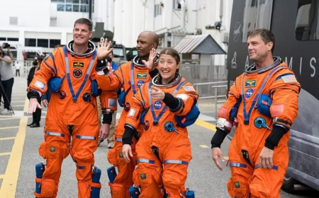 আর্টেমিস-২ নভোচারীরা কেন চাঁদে পা রাখবেন না?