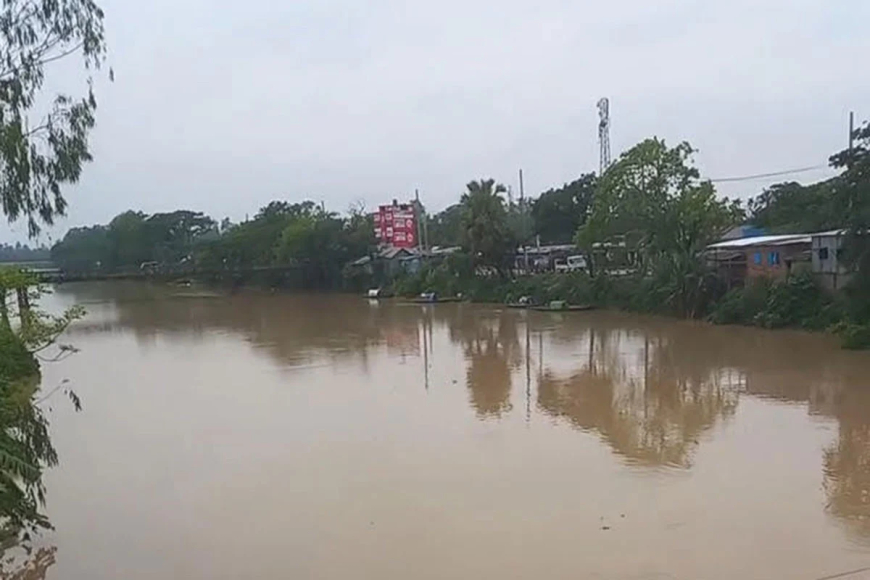 টানা বৃষ্টি ও উজানের ঢলে হবিগঞ্জে বাড়ছে নদ-নদীর পানি