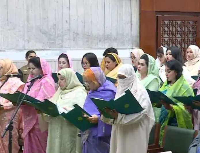 সংরক্ষিত নারী আসনের এমপিদের শপথ সম্পন্ন